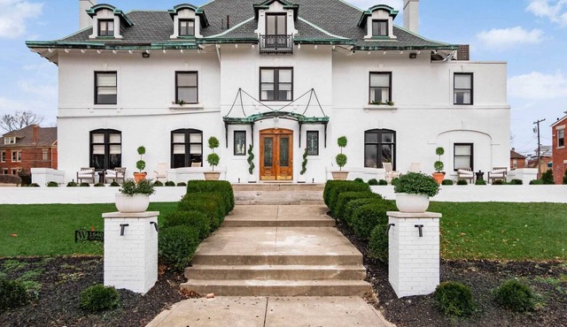 Lavish Columbus Villa w/ Gym, Spa & Speakeasy!
