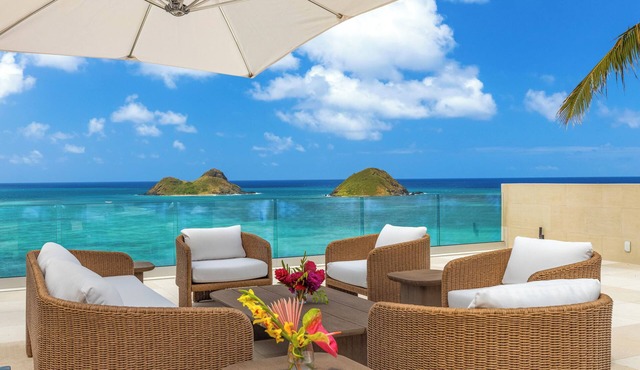 Lavish Lanikai Hillside Estate: Oceanview w/Pool/Spa, AC & Mokulua Isle Views