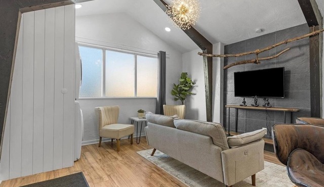 Lawrenceville, Central @1 Modern & Cozy 1BD with Street Parking