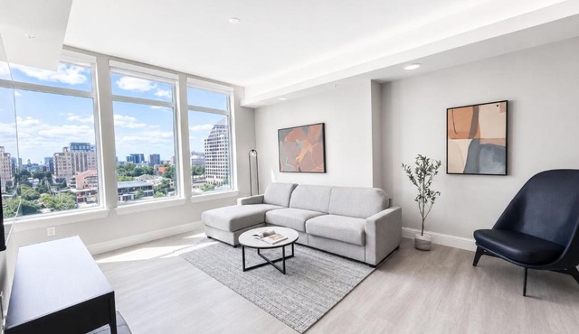 Level Dallas Uptown