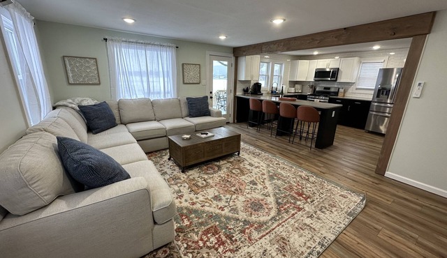 Little York's Lakeside Chalet