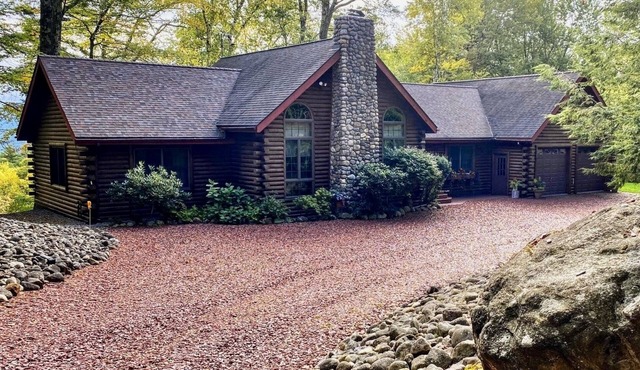 Log Cabin Mountain View On 4 Acres 5 Minutes From Bolton Landing and Lake George