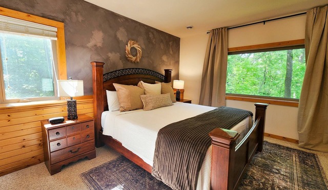 Log Lodge · Hot Tub · Game Room · King Suites