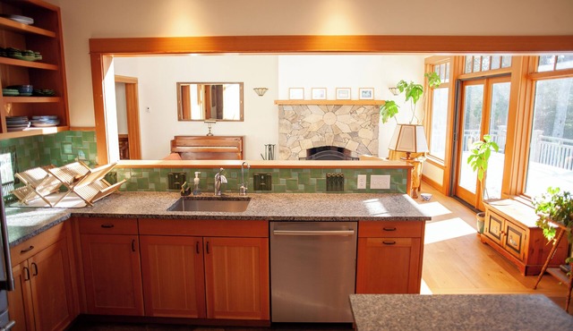 Long Pond Lodge - Gorgeous Lakefront Home in Acadia National Park