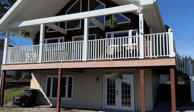 Lookout Lodge-Relaxing 3-bedroom house perfect for relaxing getaways