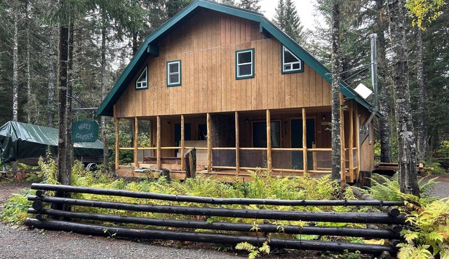 Lovely 1-bedroom cabin in Anchor Point perfect for a cozy getaway