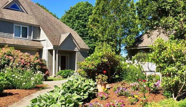 Lovely Duplex, Eastward on the Ocean, Rockport, Midcoast Maine, pet friendly.