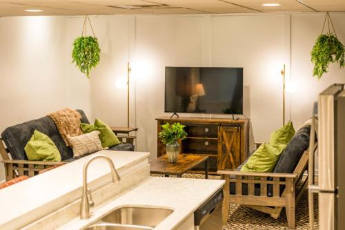 Lovely, Two Bedroom Apartment with tons of space