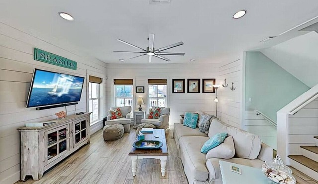 Luxe Beach House I Ocean Views I Private Neighborhood Beach Access/Pool