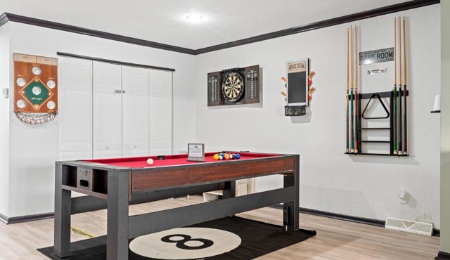 Luxe Suite with Pool Table, King Bed, 3 TVs, & Free Parking