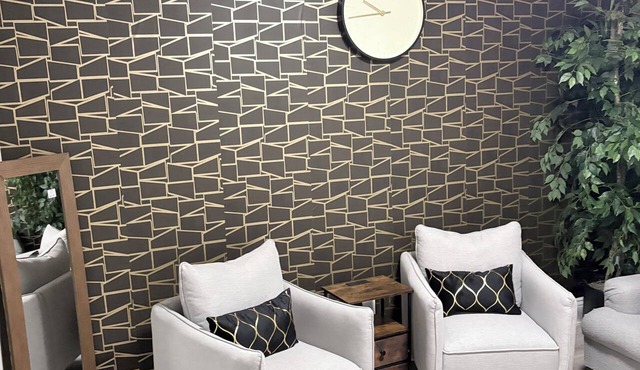 LuxeStead Modern Downtown Stay