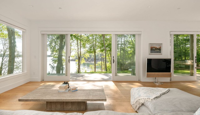 Luxurious island home on the water, 30 minute ferry ride from Portland Maine