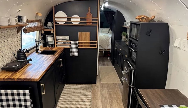 Luxurious Remodeled Airstream with Wraparound Deck and Spa near Honey Grove, Texas
