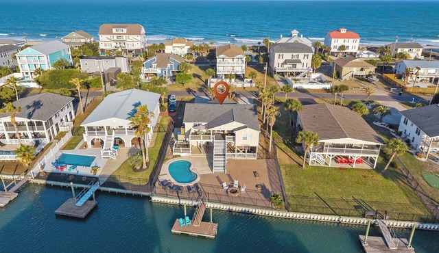 Luxury 8BR WATERFRONT Retreat w/Heated Pool & Private Dock