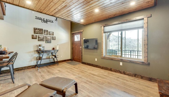 Luxury Family River Hideout near Branson & Silver Dollar City Unit 3