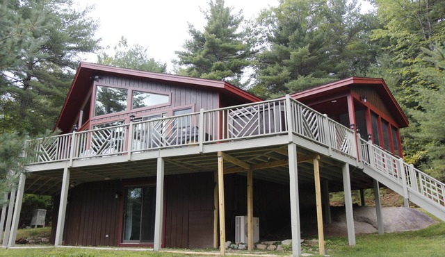 Luxury Mnt. View Cabin with game room, hot tub, fire pit and private ski trails
