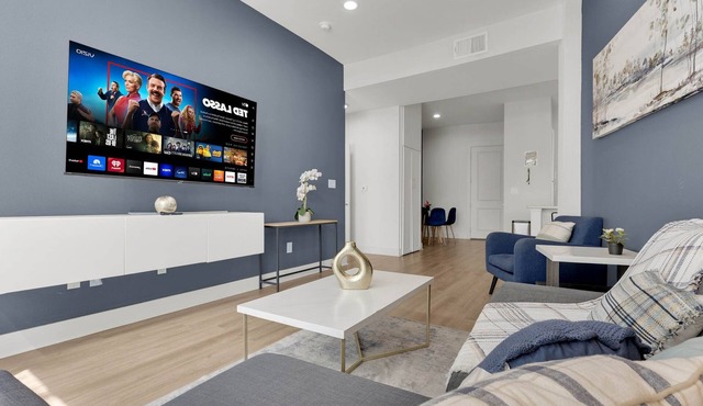 Luxury Modern 2BR Sleeps 8 | near Fair Park Dallas