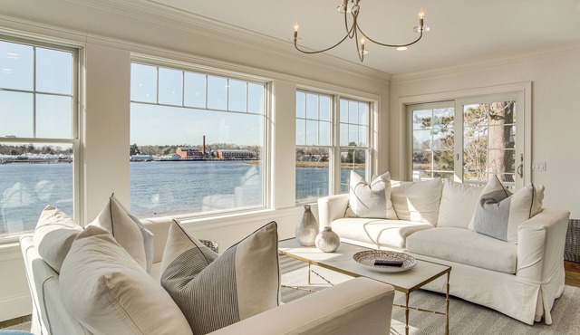 Luxury Oceanfront Home w/Private Beach in Wareham