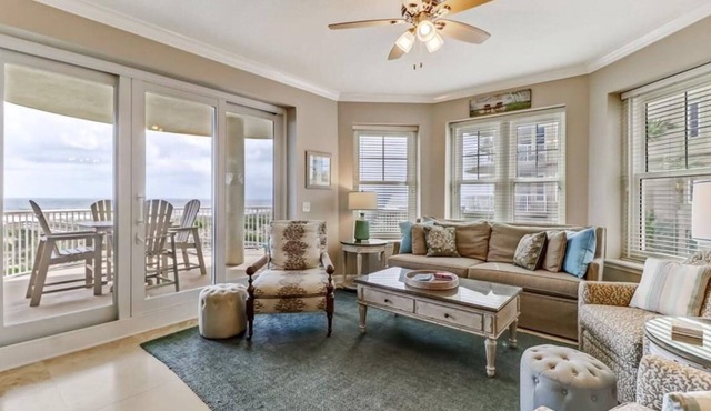 Luxury Retreat Next to Ritz Carlton