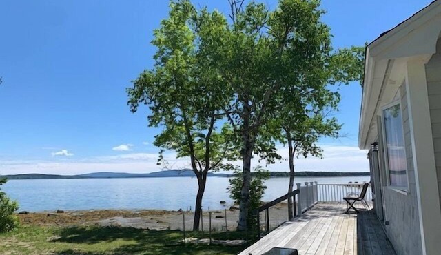 Mabel's Point - Private Beach Brooklin!
