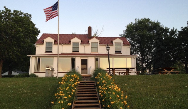 Madison Lakehouse – Spectacular Sunsets, Triple Lot.