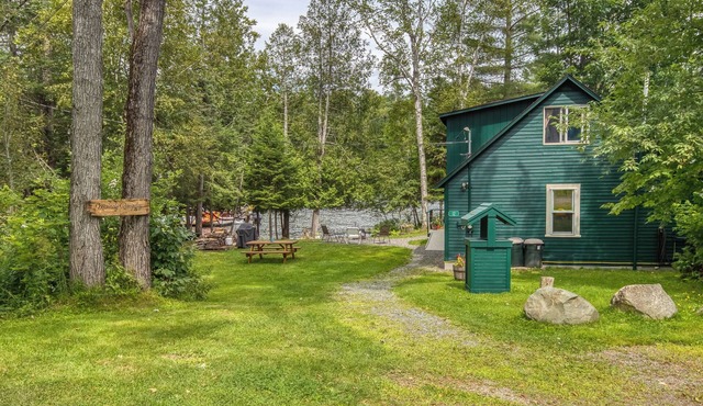 Mainely Rangeley - Right on Rangeley Lake next to the marina in Oquossoc
