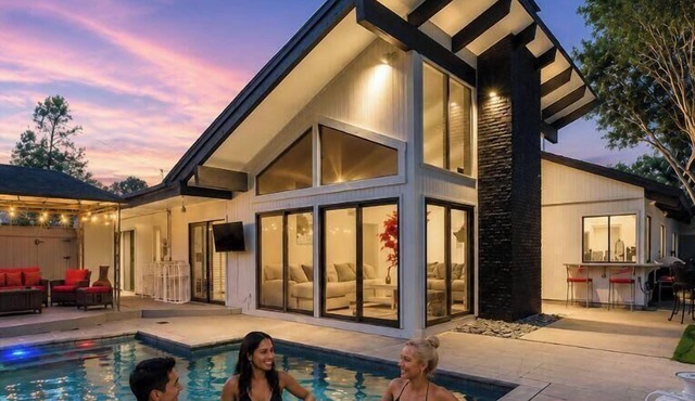 Majestic 4BR/2.5B Home with Mini Golf, Pool, & Billiards