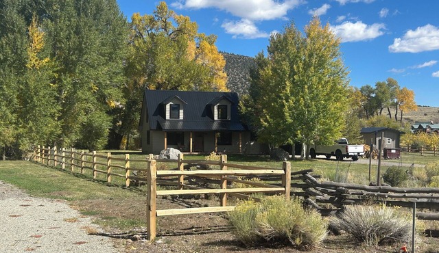 Marvelous waterfront 3-bedroom on the River in South Fork your perfect getaway
