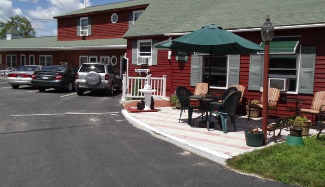Midway Lodging