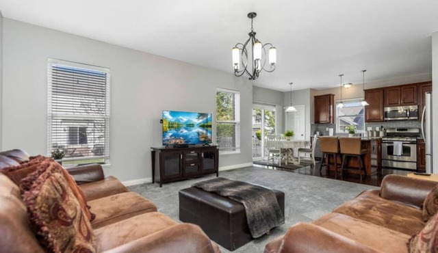 Modern 4BR Columbus Home - Near Airport and Easton