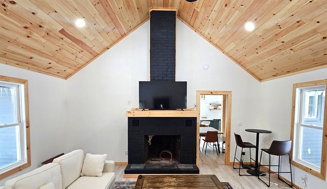 Modern Cabin near Brant Lake and Gore!