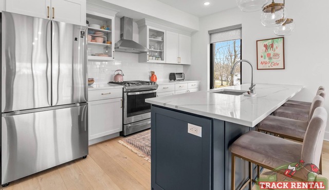 Modern condo in the heart of Saratoga Springs.