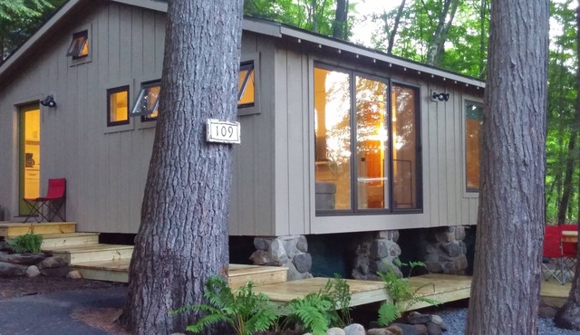Modern Lakeside Cabin - 2 Kayaks, 2 SUPS, perfect lake stay