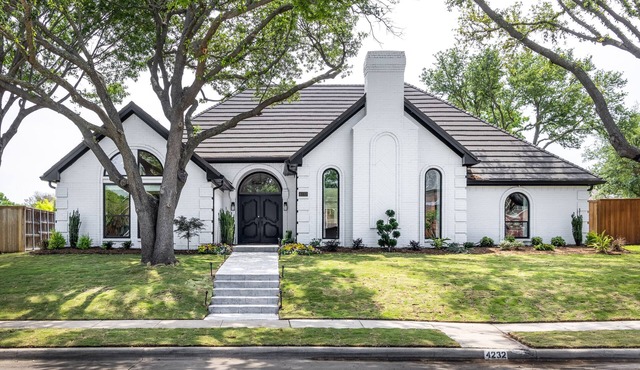 Modern, Spacious Pool Home in Plano