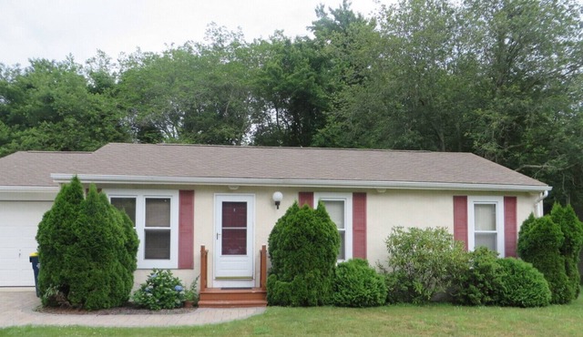 Monthly Summer Rental in Bonnet Shores - Private Neighborhood Beach