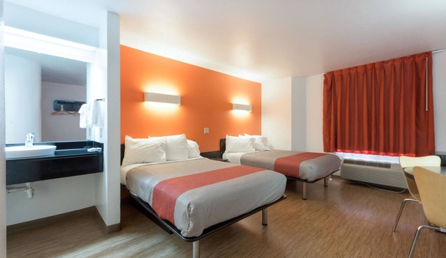 Motel 6 Dallas, TX - Northeast