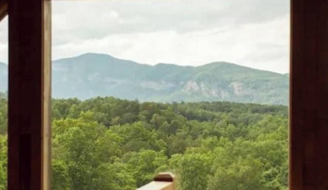 Mountain View Cabin|Hot Tub|Fenced Yard for Pets
