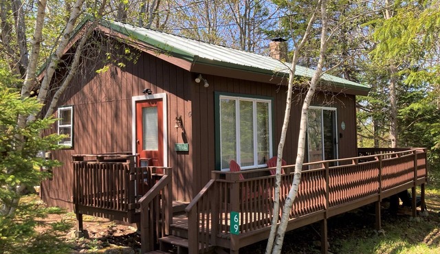 Mountain Vista: a cozy cabin near Acadia National Park