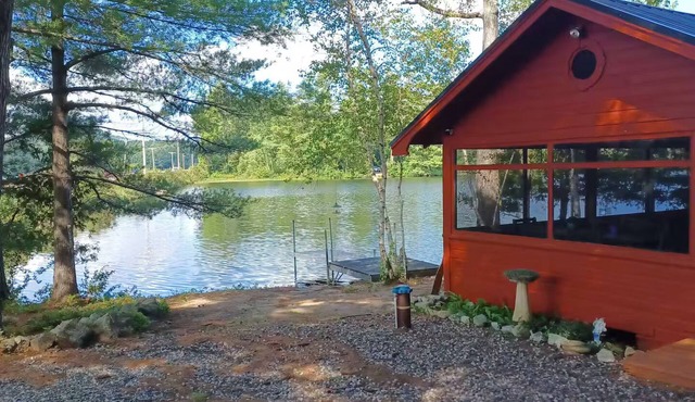Mountainside Lake Cabin - Summer on Moose Pond