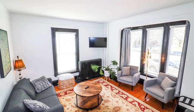 Munjoy Hill 6 bed/2 ba | Walkable to everything!
