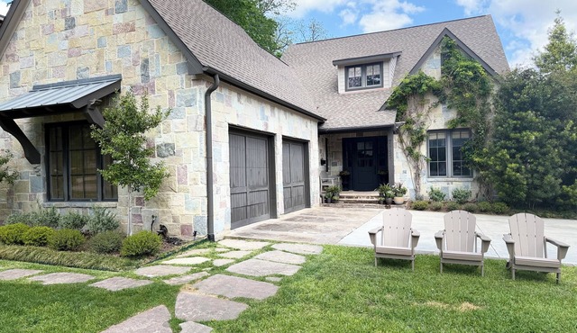 NEW: Gorgeous 3.5BR Home in Lakewood; Walk to White Rock Lake; Family Fun!