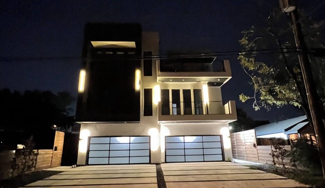 New! Luxury Home In Dallas!