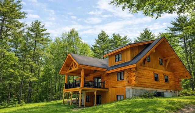 New! North Conway Cabin with Saco River Access and Arcade Game Room
