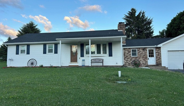 New Remodeled home. Quiet family neighborhood. 15 mins to PSU.