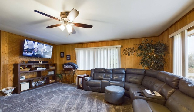 NEW!-Starlight Retreat, Close to Trails in Shingleton