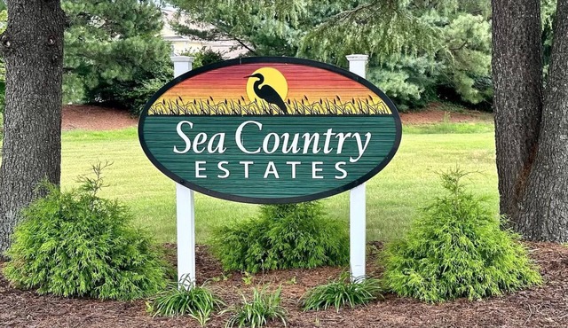 New to VRBO! Cozy cottage close to everything!