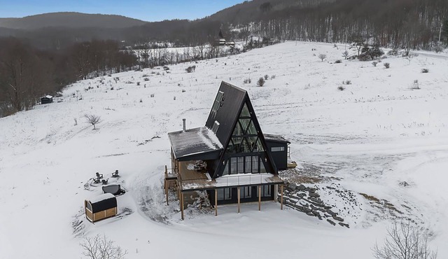 Newly Built Luxury EVL A-Frame (Sauna & Hot Tub)