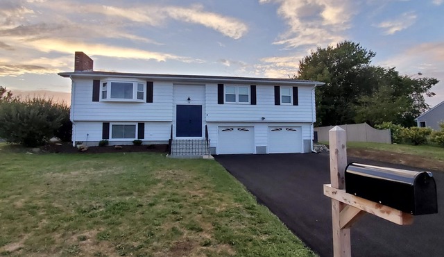 Newly renovated! 5 bedroom 2 bath home woth AC and walk to water