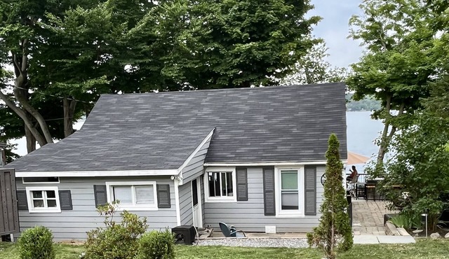 Newly renovated cottage on Skaneateles lake with spectacular views!