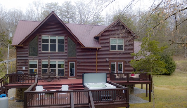 Nottely and Nice is a Beautiful Cabin on the Nottely River in Blairsville.